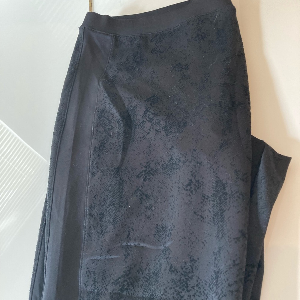 Size 3x rock and republic snakeskin pants/leggings
